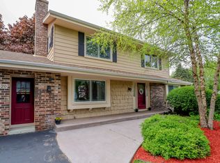4520 Farmington Ln, Racine, WI 53403