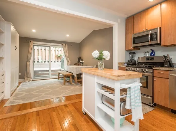 12 Dixfield St, South Boston, MA 02127