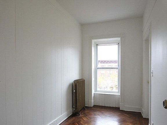 5th image of 510 Willoughby Ave #4A