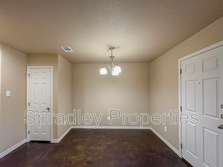 1032A Mason Dr — Photo 5