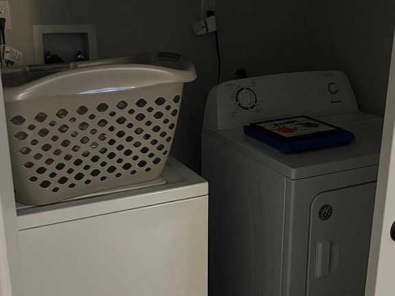 5th image of 20 Lincoln Ave #2