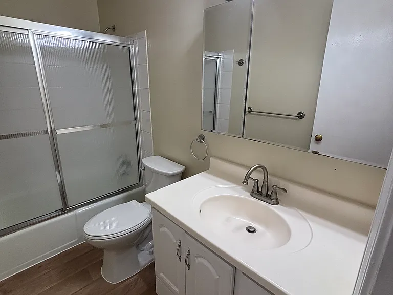 11 King Arthur Dr #5G — Photo 7