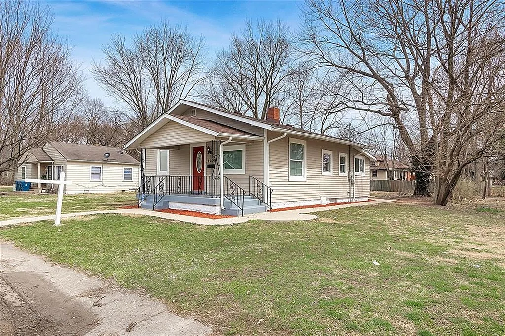 4209 Kingsley Dr photo 1