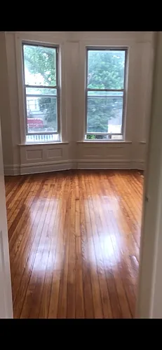 104 Lincoln Ave #2 Photo 1