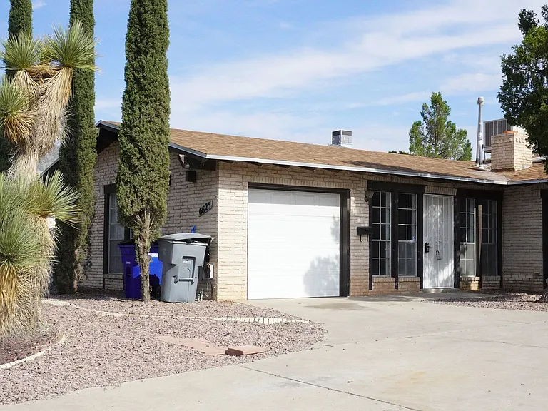 6625 Escondido Dr — Photo 1