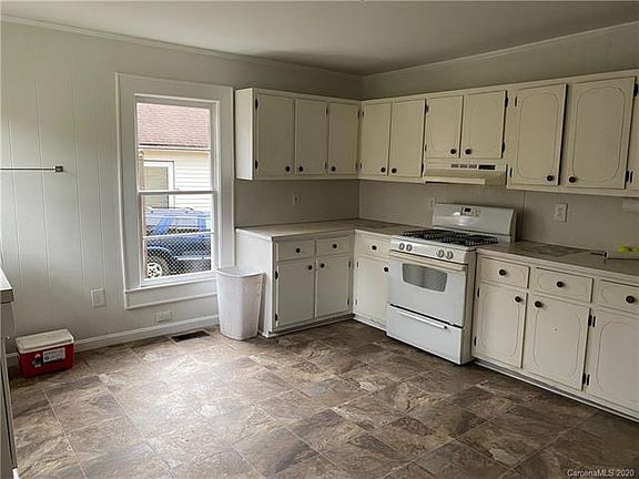 4th image of 1006 Plymouth St