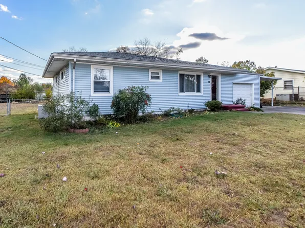 4300 Strolling Dr, Knoxville, TN 37912