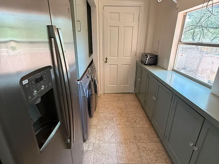248 E Summit Ave — Photo 2