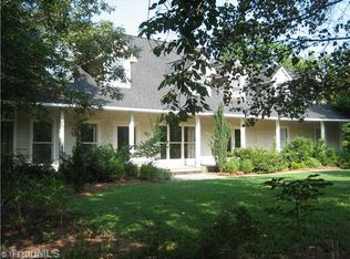 3710 Waldenbrook Rd, Greensboro, NC 27407