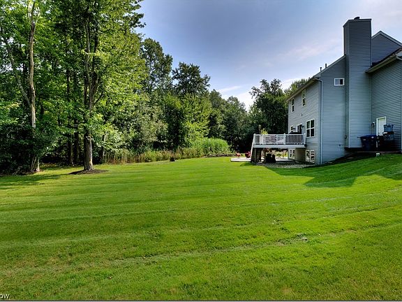 2nd image of 27208 Cliffside Cir