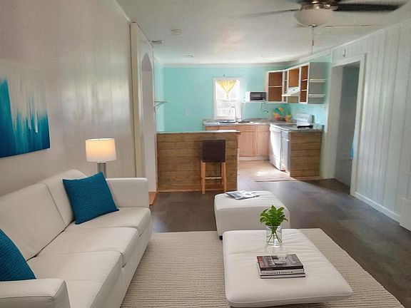 4th image of 217 Blue Ridge Riding Club Rd