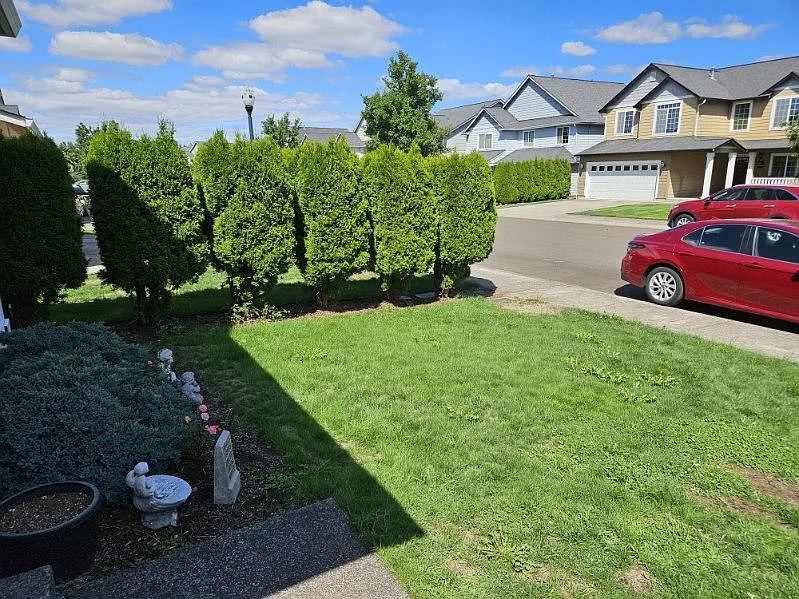 4 bed, 2.5 bath, 2497 sqft, $2,895 — Photo 2