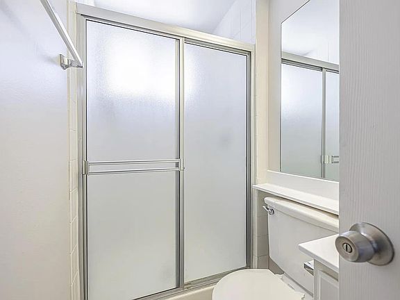 3rd image of 43819 Rimvale Ave