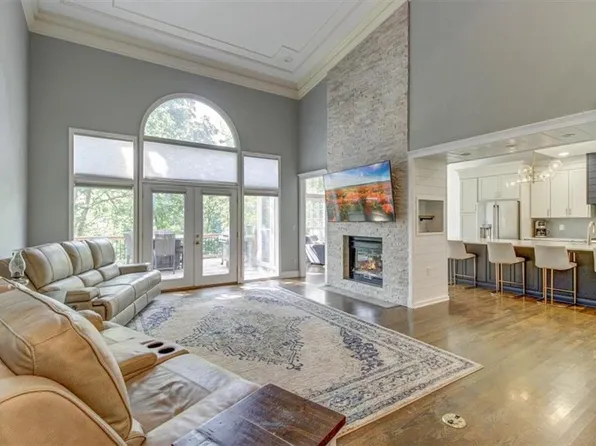 6127 NE Fairview Rd, Lees Summit, MO 64064