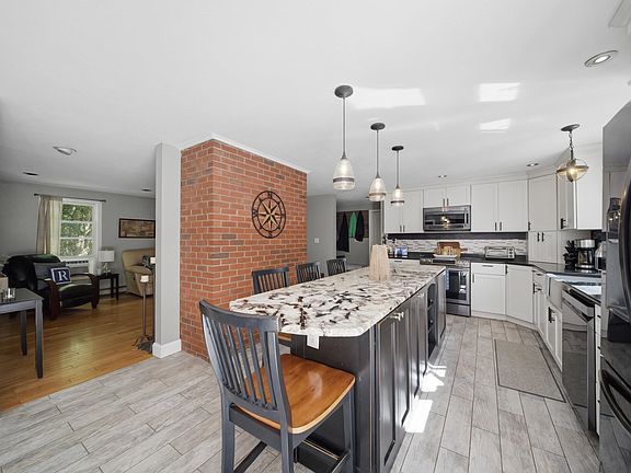 3rd image of 21 Stoney Brook Road