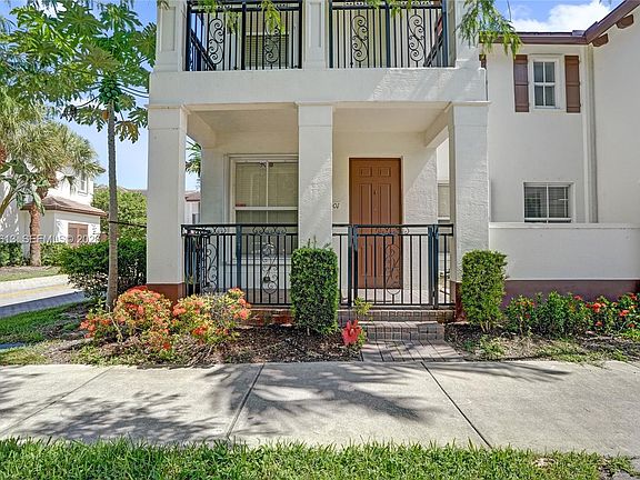 3rd image of 4760 Mimosa Pl Unit 1001