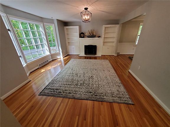 4th image of 3807 Parkside Ave