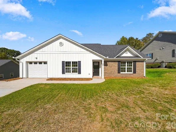 220 Abee St, Morganton, NC 28655