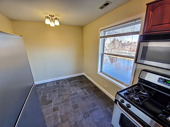 4th image of 1501 Raymond Dr APT 203