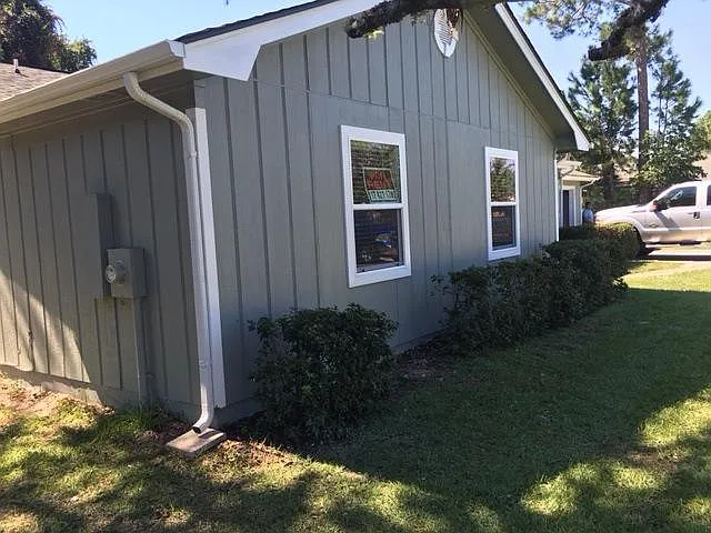 403 Somerset Rd — Photo 2
