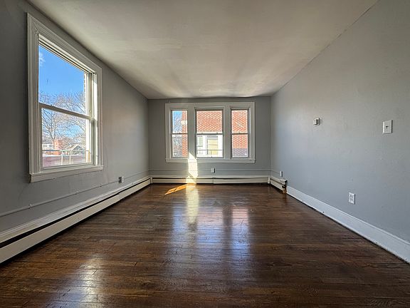 4th image of 198 S Marshall St #2C