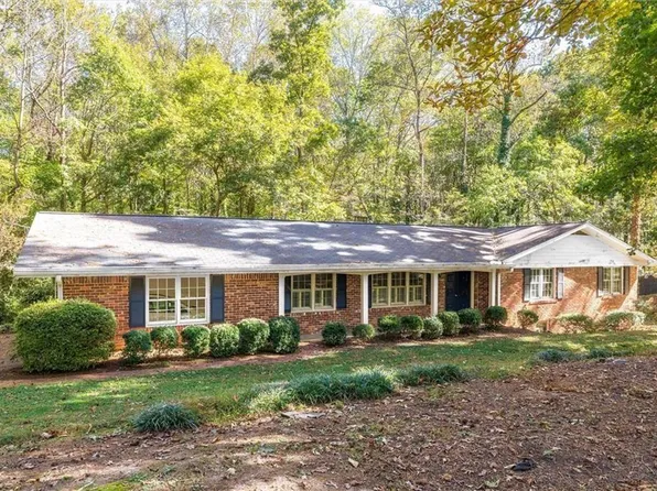 2350 Oxbow Cir, Stone Mountain, GA 30087