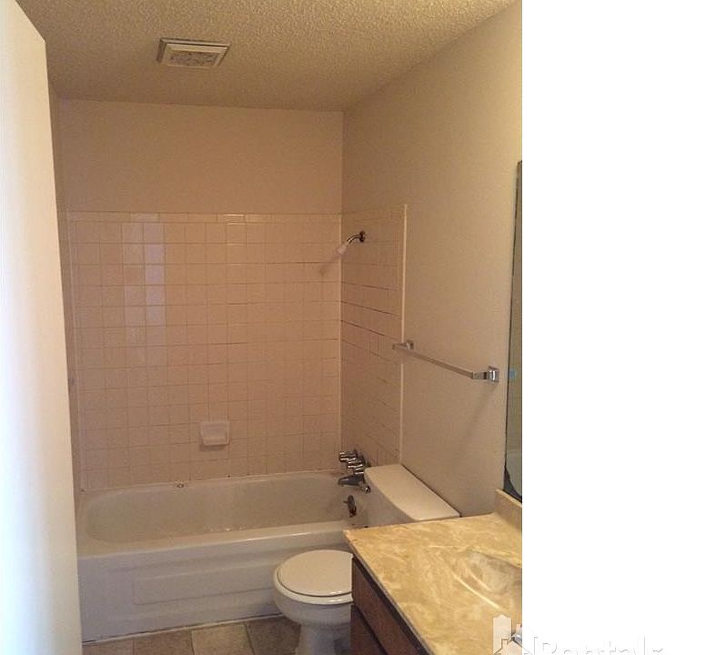 2nd image of 2806 Vernon Ave
