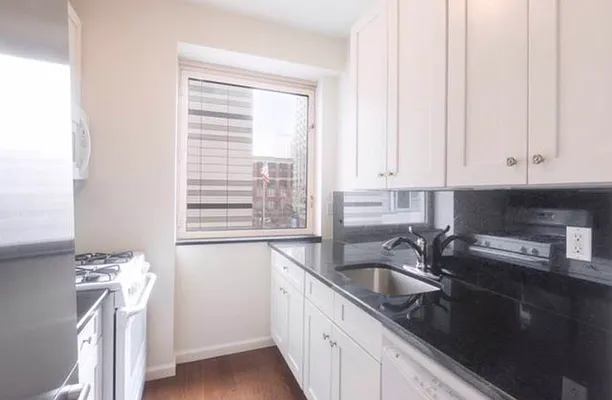 Sold by William Raveis Real Estate | media 8