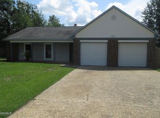 620 Edgewood Ct, Biloxi, MS 39532