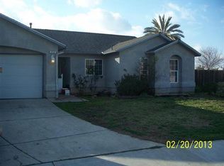 558 7th St, Sanger, CA 93657