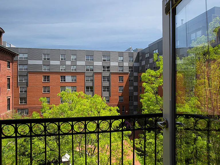 James and Harrison Court — Photo 35