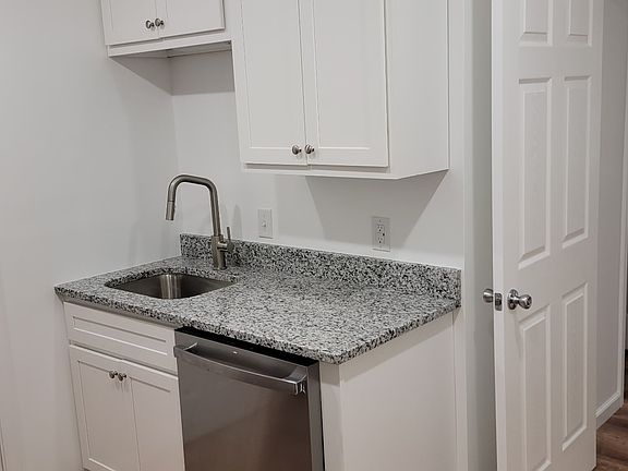 2nd image of 1022 N Christina Ave
