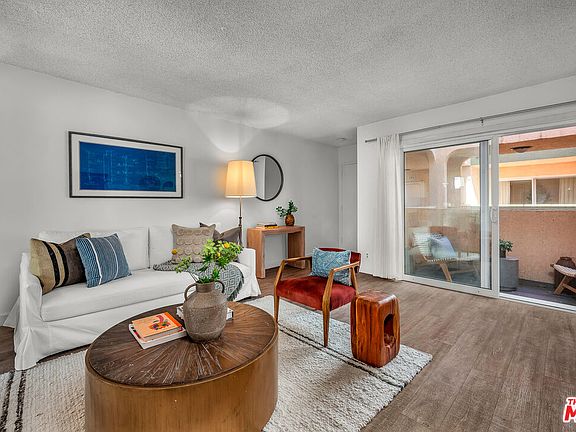 3rd image of 914 Lincoln Blvd APT 202