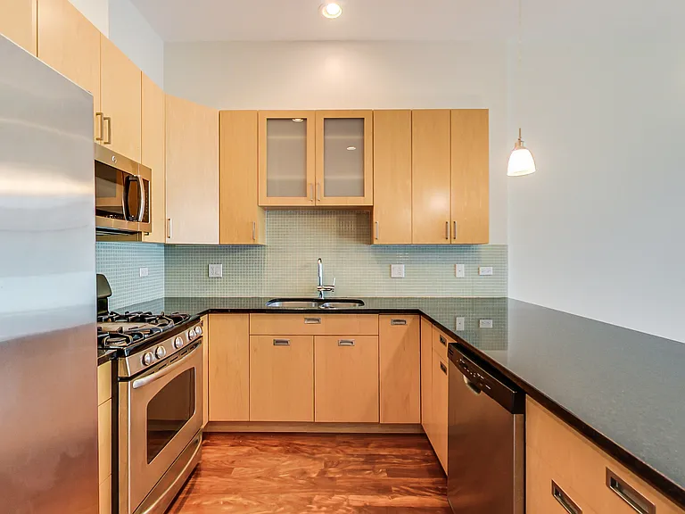 1010 W Monroe St #3 — Photo 5