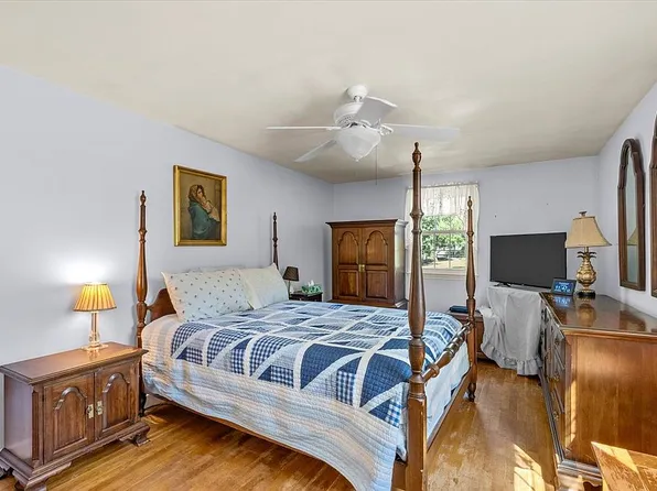 15 Colonial Way, Scituate, MA 02066