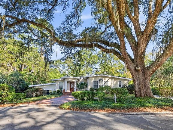 3rd image of 816 Shell St