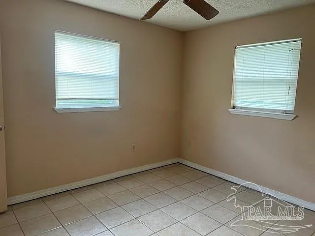 3229 Maplewood Dr — Photo 7