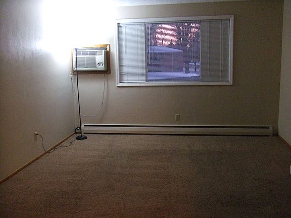 2nd image of 2300 Pine St APT 8