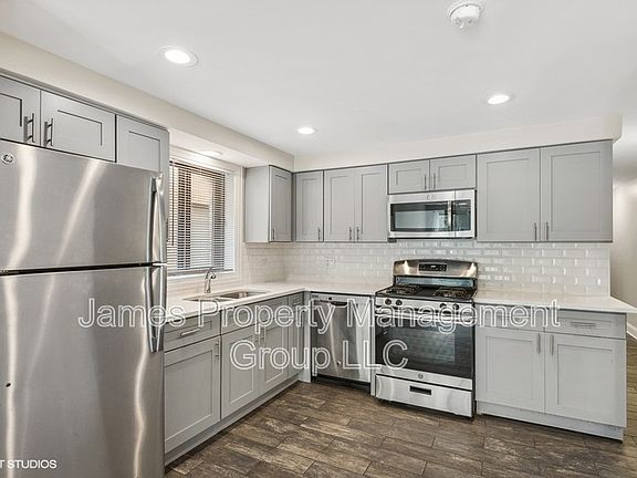 3rd image of 3940 N Narragansett Ave #2S