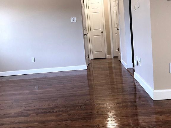 5th image of 13 Hallock St #2