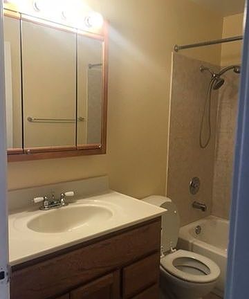 5th image of 275 E Court Of Shorewood APT 12