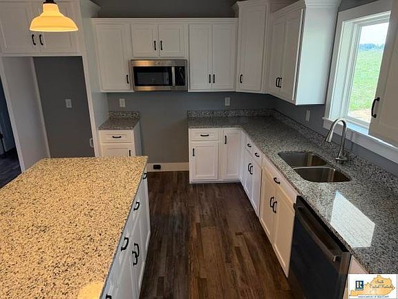 2nd image of 509 Head Rd