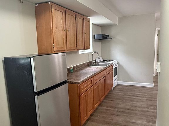 2nd image of 88 Palm St Floor 1