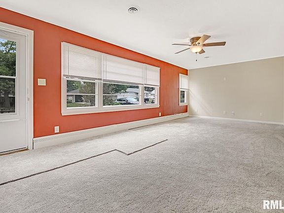 4th image of 4322 N Independence Ave