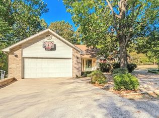2 Quantock Hills Ln, Bella Vista, AR 72715
