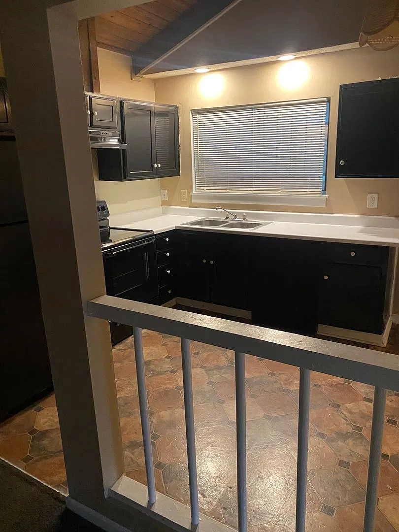 Convenient Decatur Condo Near Schools, Colleges, Shopping & Transit Just $1,300/Month! — Photo 1