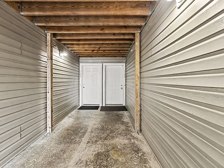 33 Fern Oak Cir #103 — Photo 11