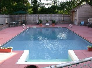 45 Arrowhead Ln, East Setauket, NY 11733