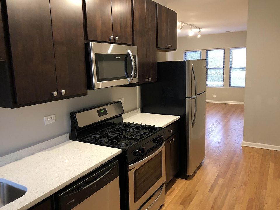 1st image of 3215-17 W Cullom Ave