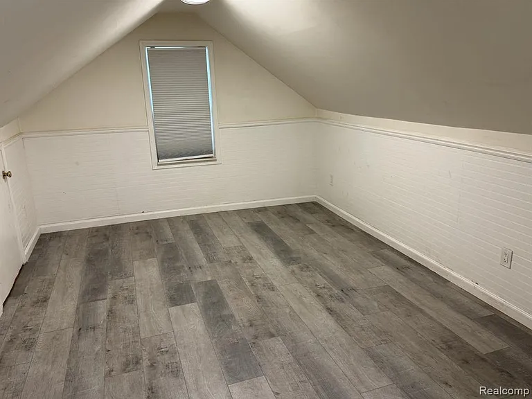 29559 Norfolk St — Photo 11